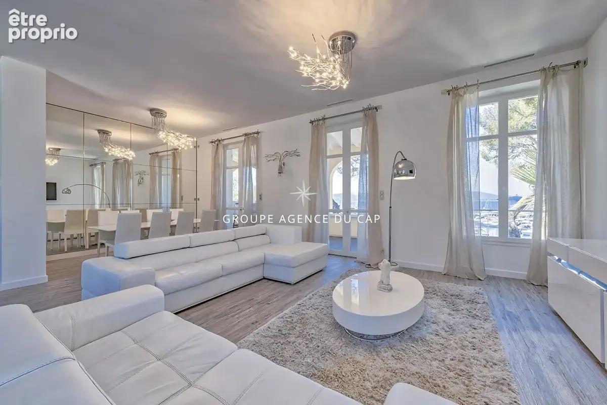 Villa de caractere sur le port santa lucia vue mer tout a pied avec piscine a saint raphael - photo 6