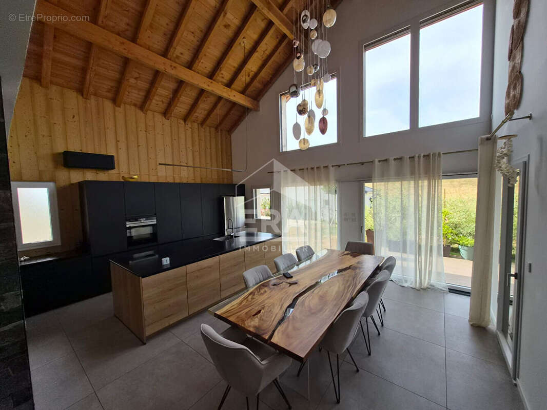 Maison 185m² à l'hôpital-du-grosbois - photo 2