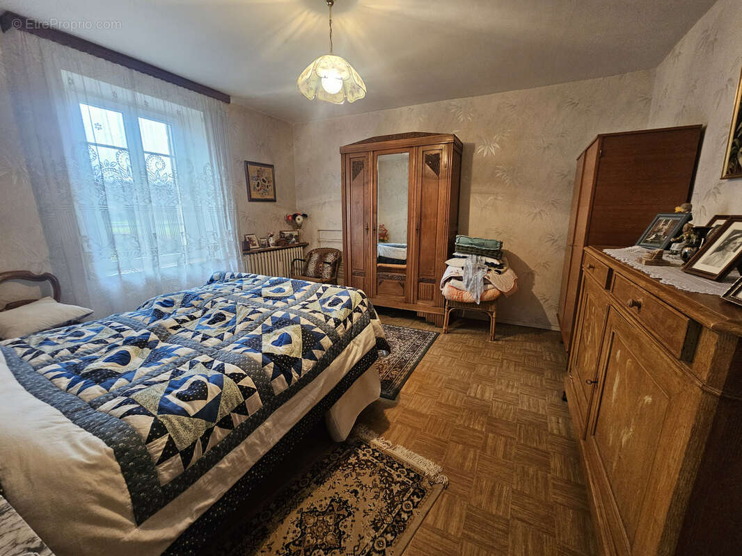 Maison à CHAMPAGNEY