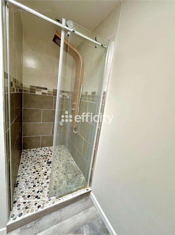 Maison à NANTEUIL-LA-FOSSE