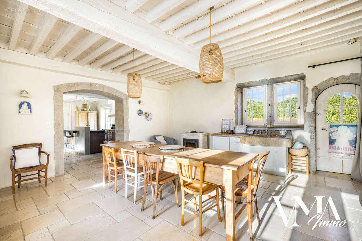 Maison à CHASSELAY
