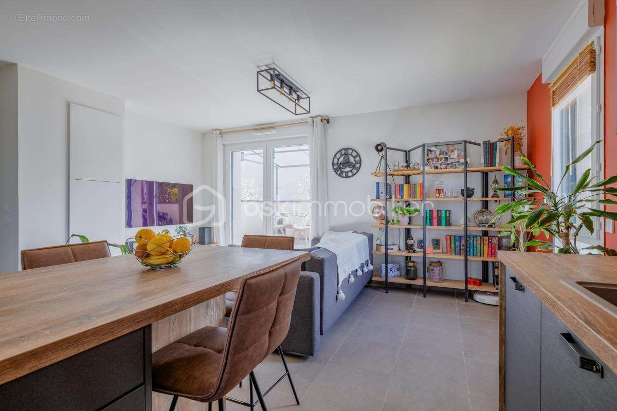 Appartement à MEYZIEU