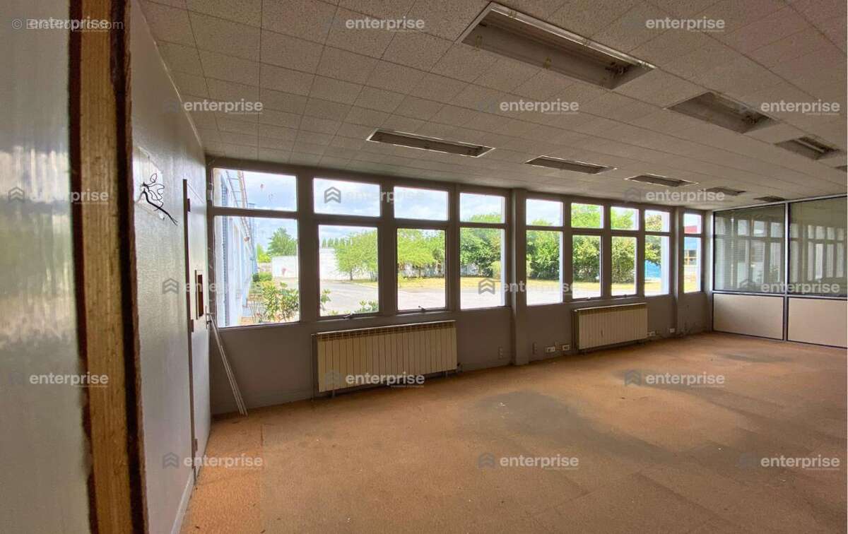A vendre - local d'activité de 1 850m2- compiegne - photo 3