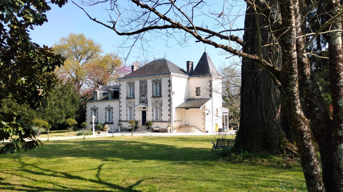 OVERVIEW - Maison à CONDAC