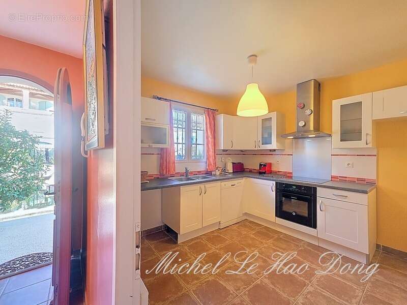 Charmante marina avec 03 chambres en duplex à vendre à Aigues-Mortes (30220) - photo 12