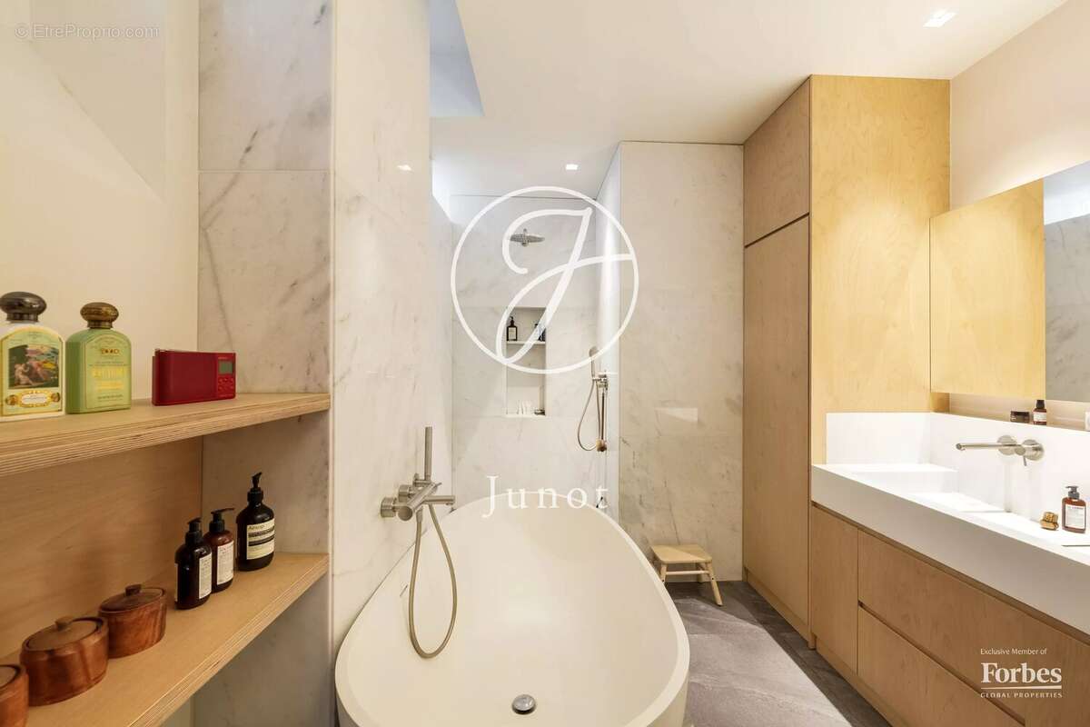 Appartement à PARIS-9E