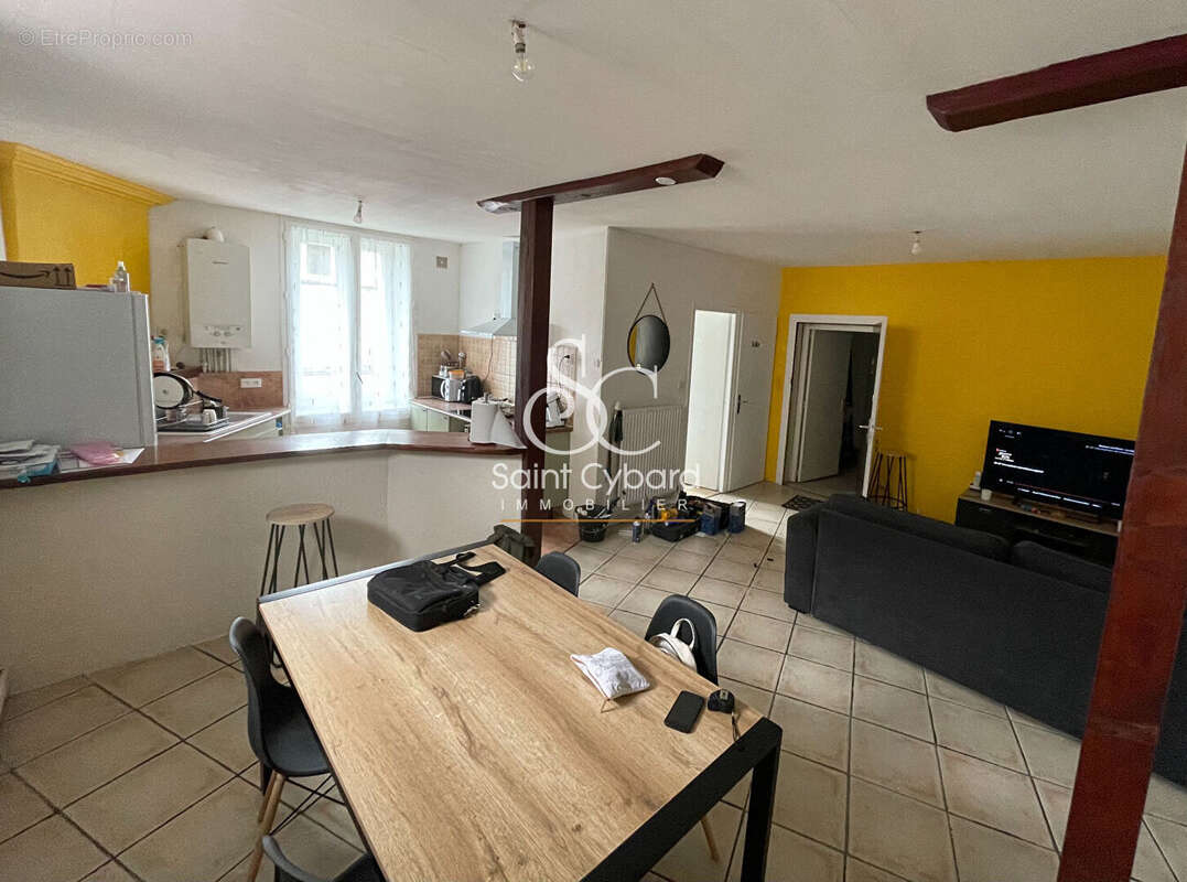 Appartement à CHAMPNIERS