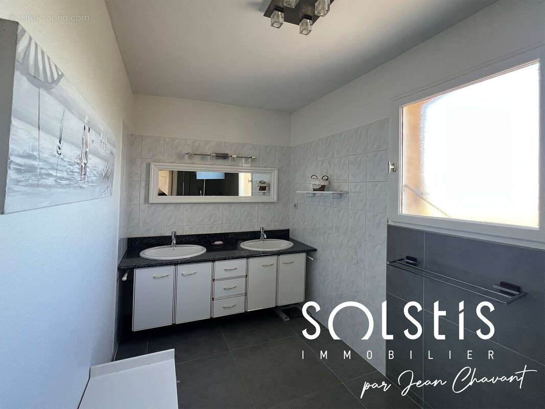 Maison à SAINT-GENEST-LERPT