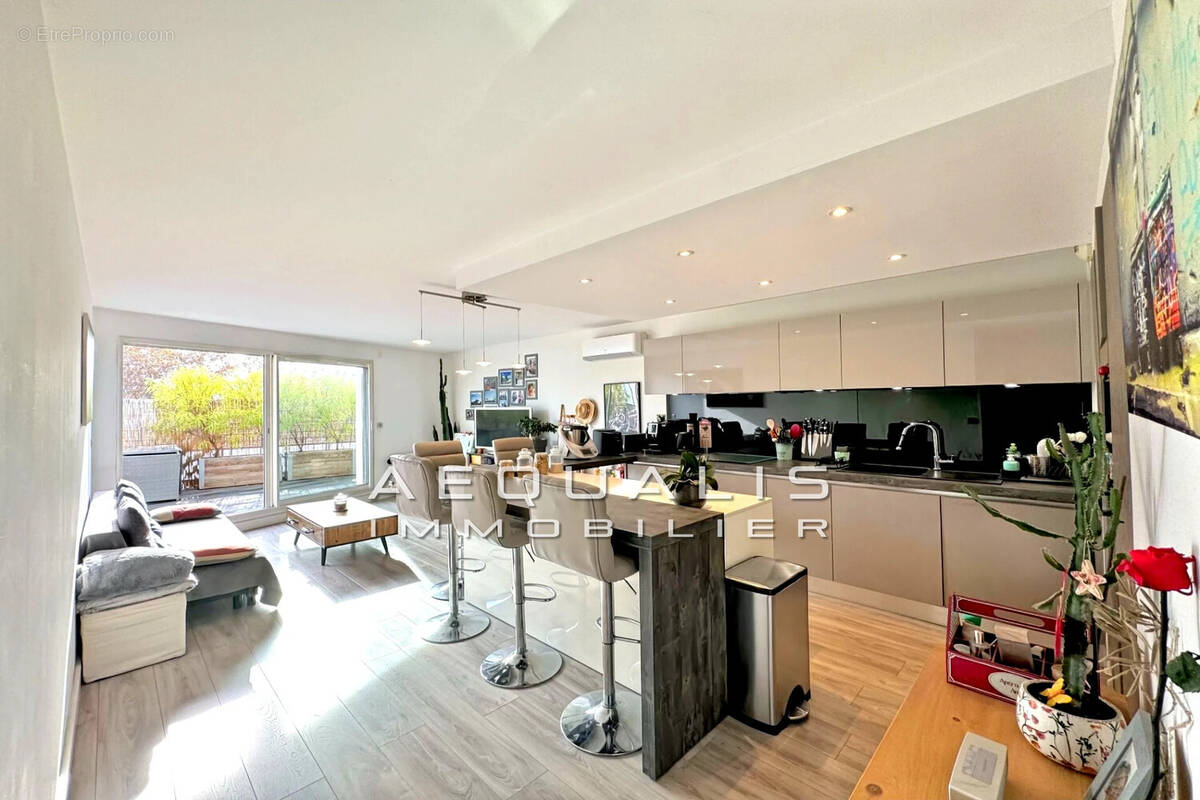 Appartement à SIX-FOURS-LES-PLAGES