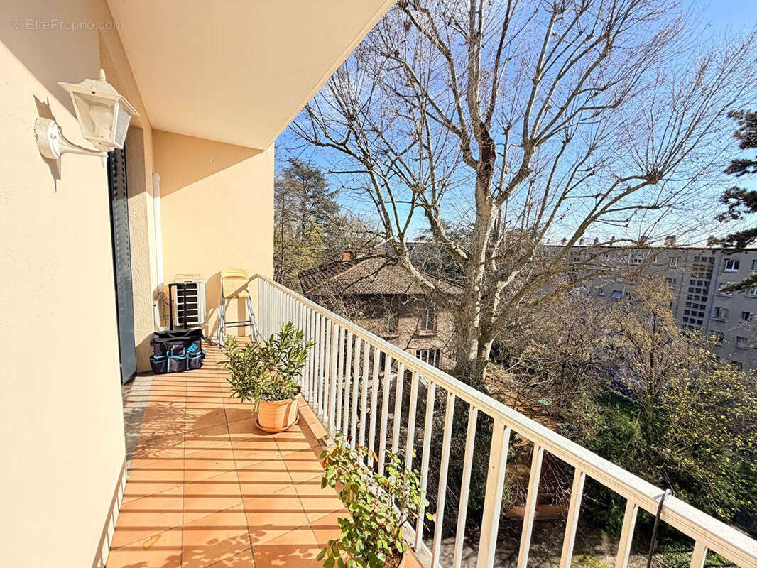 Appartement à OULLINS