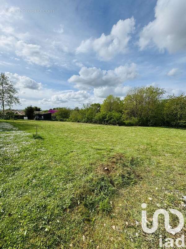 Photo 3 - Terrain à CHAMPNIERS