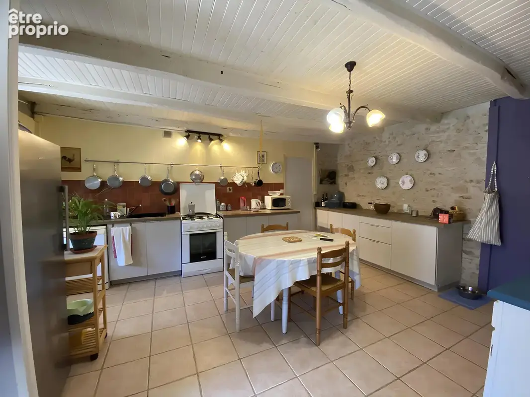 Maison de campagne avec terrasse couverte et dépendances - photo 4