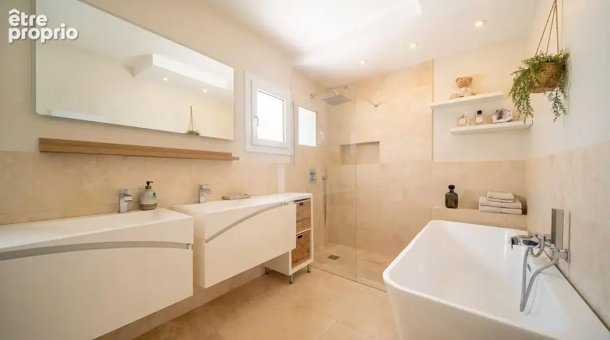 Villa d'exception - piscine - pool house - vue dominante - photo 17