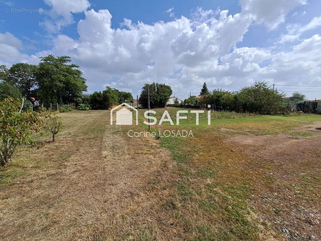 Maison 103 m² à Saint-Denis-Du-Payre  - photo 3