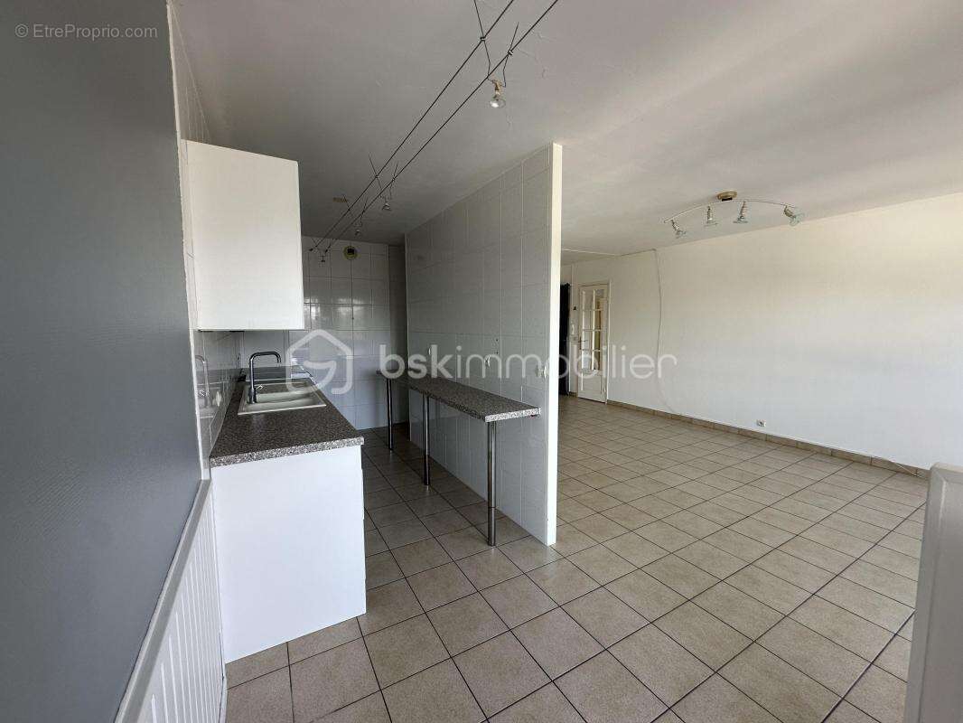 Appartement à LES ESSARTS-LE-ROI