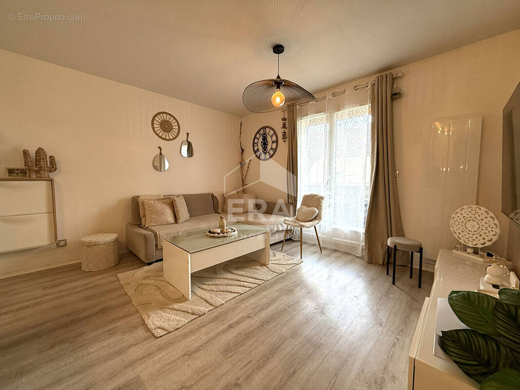 Appartement à BRIE-COMTE-ROBERT