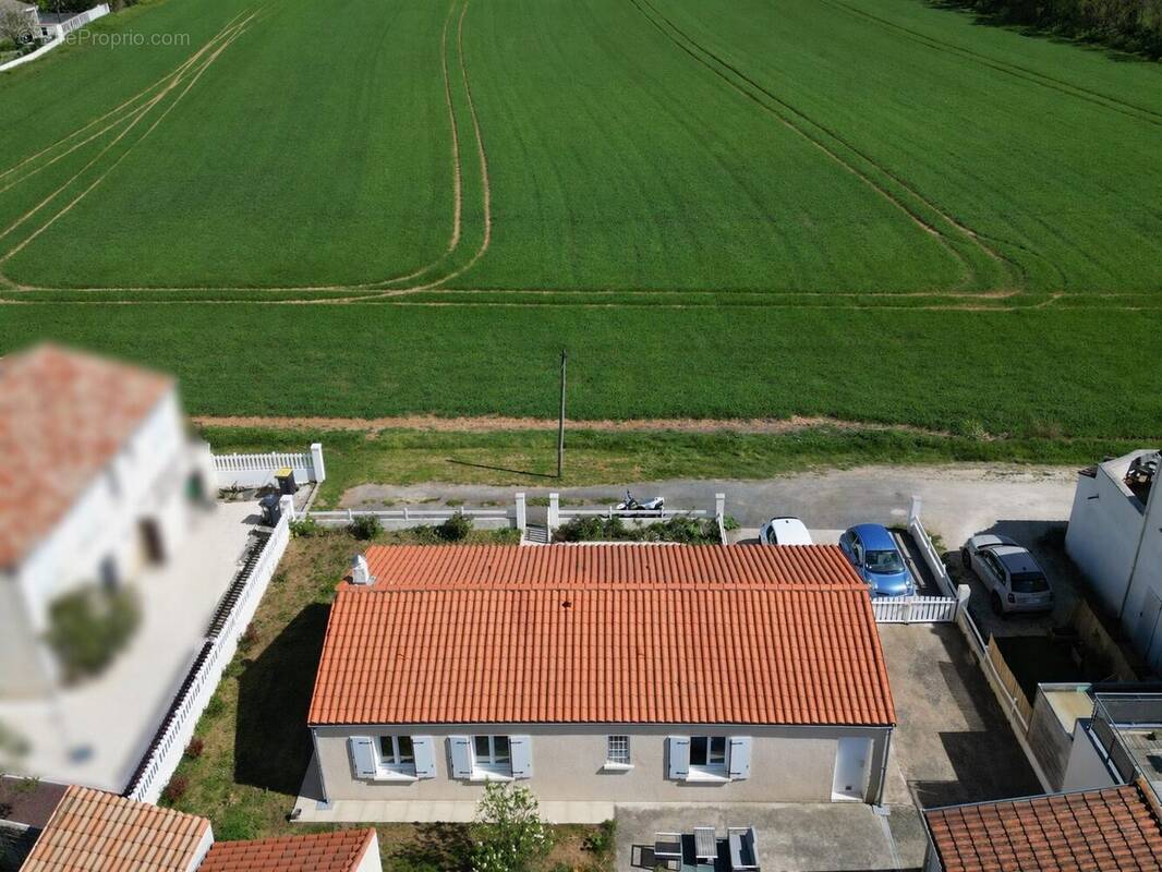 Maison à AYTRE