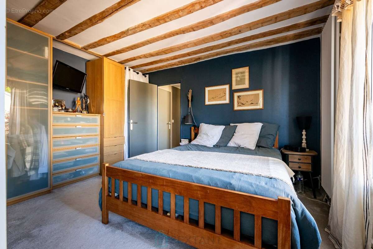A coeur de Mennecy, voici une charmante maison de caractère (1860), entièrement rénovée. - photo 18