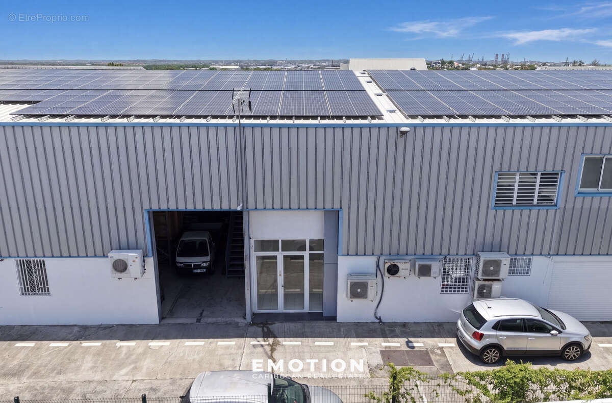Local commercial 170 m2   Moudong Jarry BAIE-MAHAULT - photo 6
