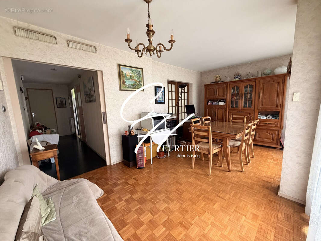 Appartement à SAINT-MARTIN-D'HERES