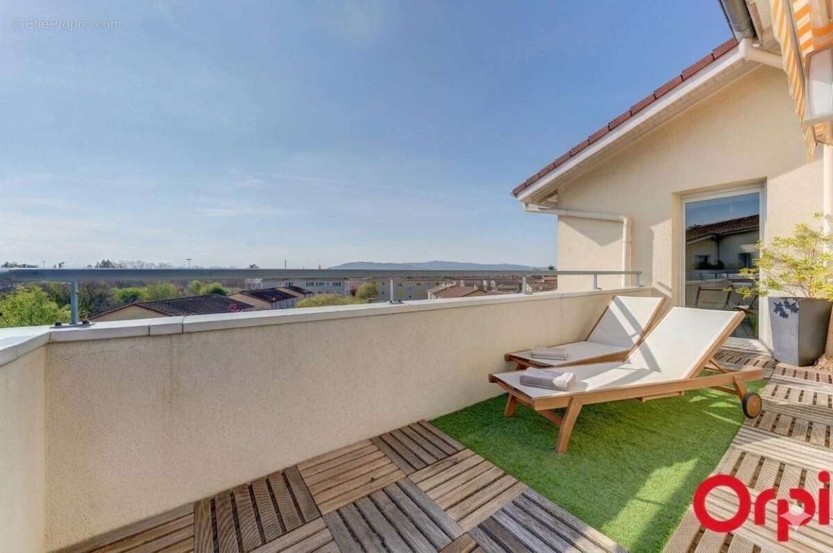 Appartement à RILLIEUX-LA-PAPE