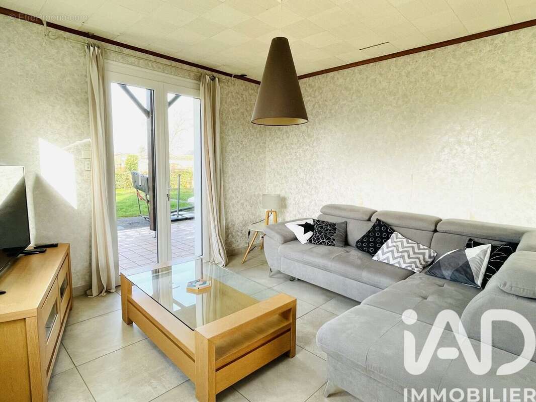 Photo 2 - Maison à CERNUSSON