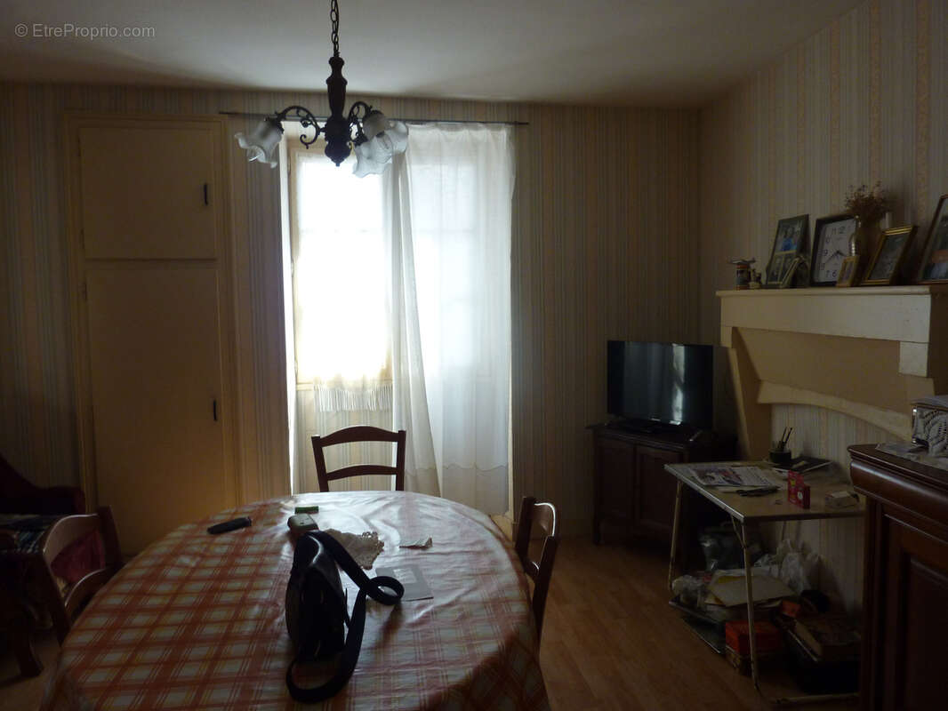 Maison à MONTMORILLON