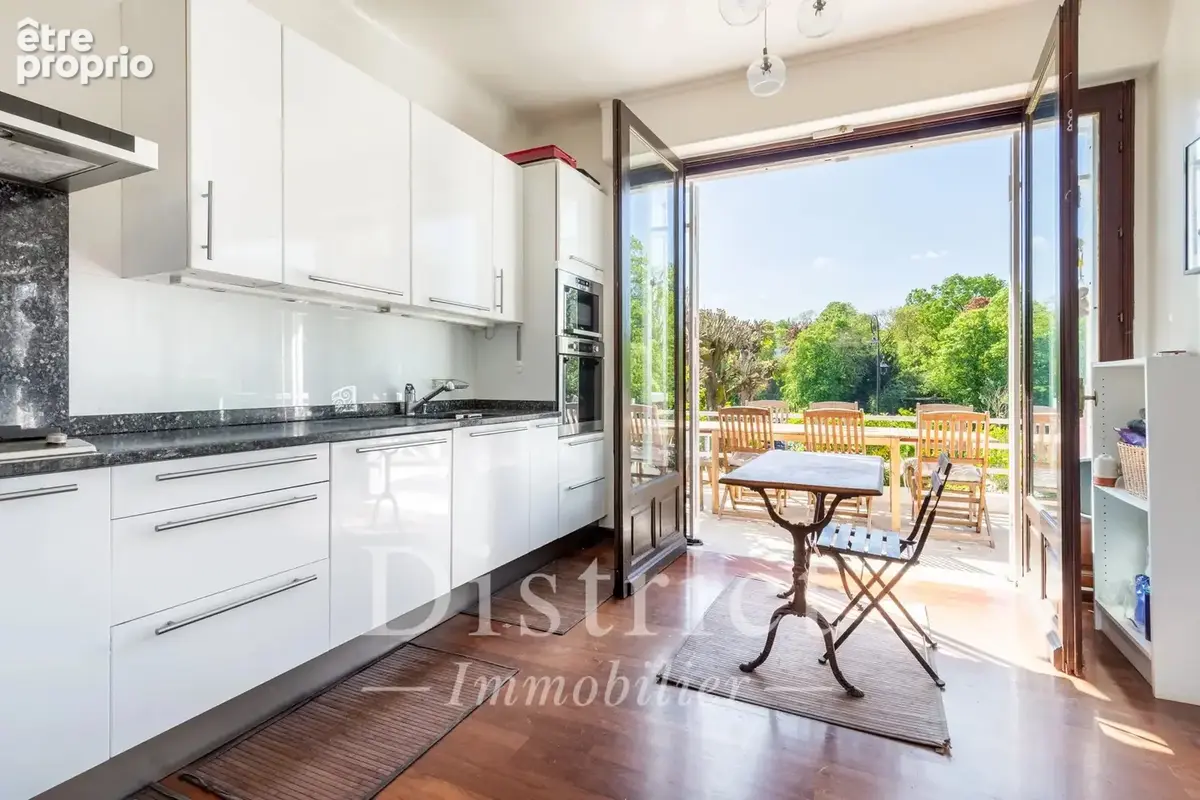 Belle propriété sur les bords de Marne. Maison de 432 m² sur 917 m² de terrain. - photo 11