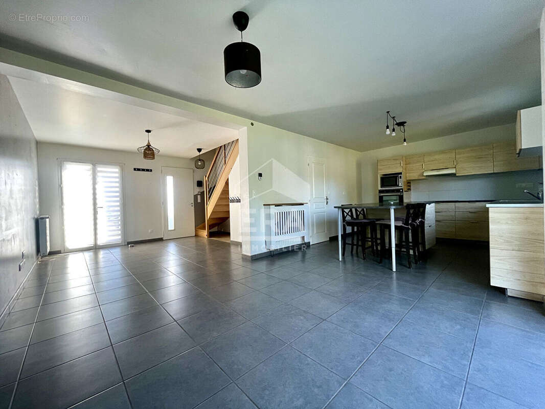 Maison à LA FERTE-ALAIS