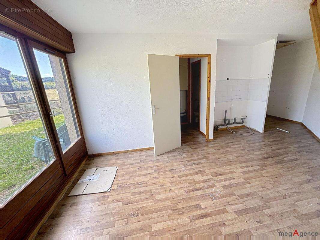 Duplex inversé de 51 m² à rénover - photo 3