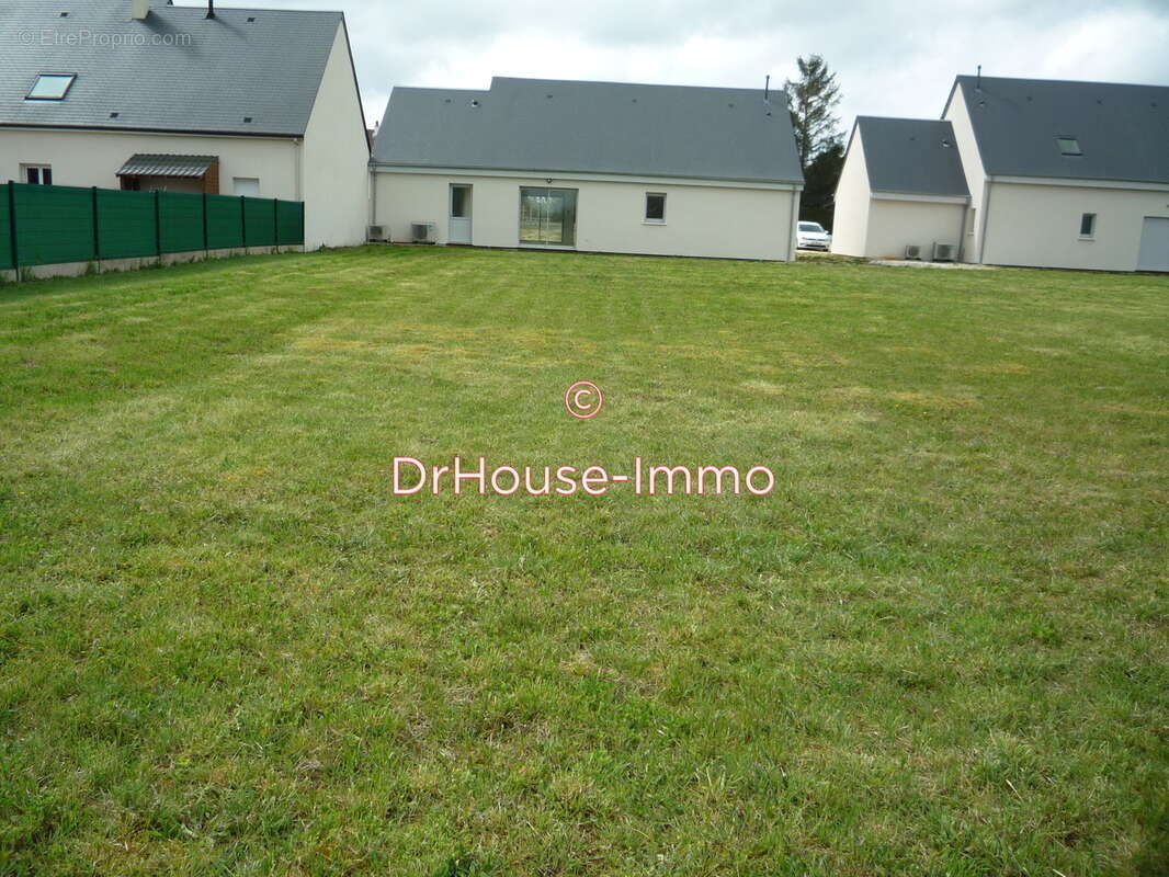 Maison à SAVIGNE-SUR-LATHAN