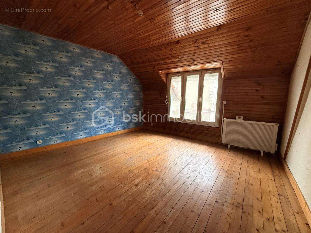Maison à rénover avec jardin - Gare à pieds - Possibilité 3 chambres - photo 6