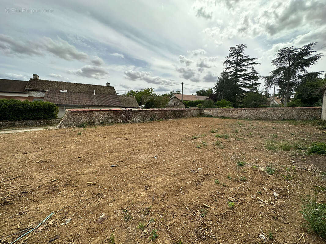 Terrain à SAINT-LUBIN-DE-LA-HAYE