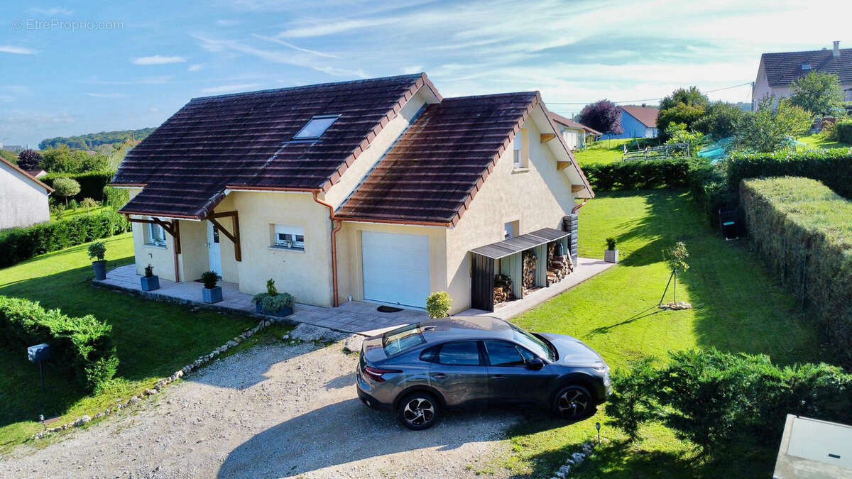 Maison à VELLEMINFROY