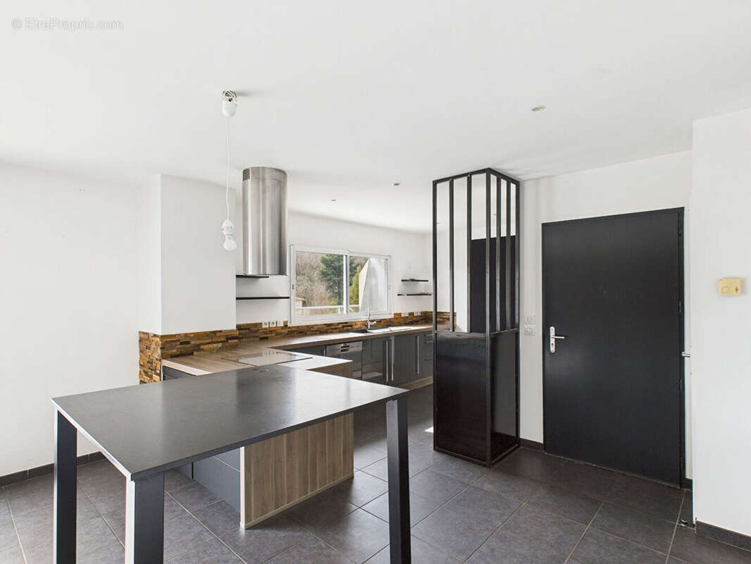 Appartement climatise !  t3. dernier etage terrasse 33m² . garage box. chateauvert 26000 valence - photo 5