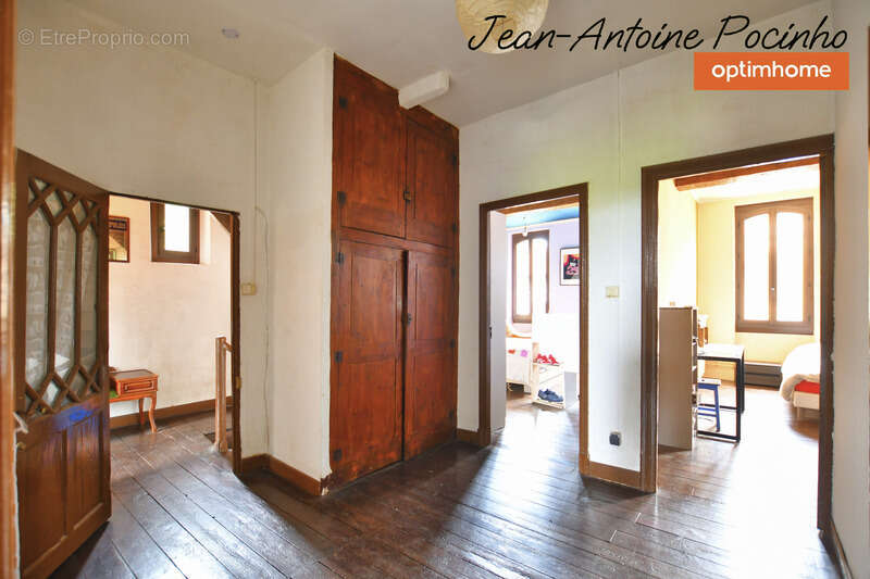 Appartement à SAINTE-FOY-DE-PEYROLIERES