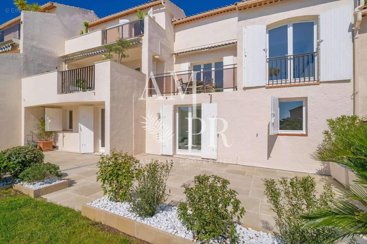 Cannes Californie – Élégance Contemporaine et Vue Mer d’Exception dans un Domaine Privé - photo 34