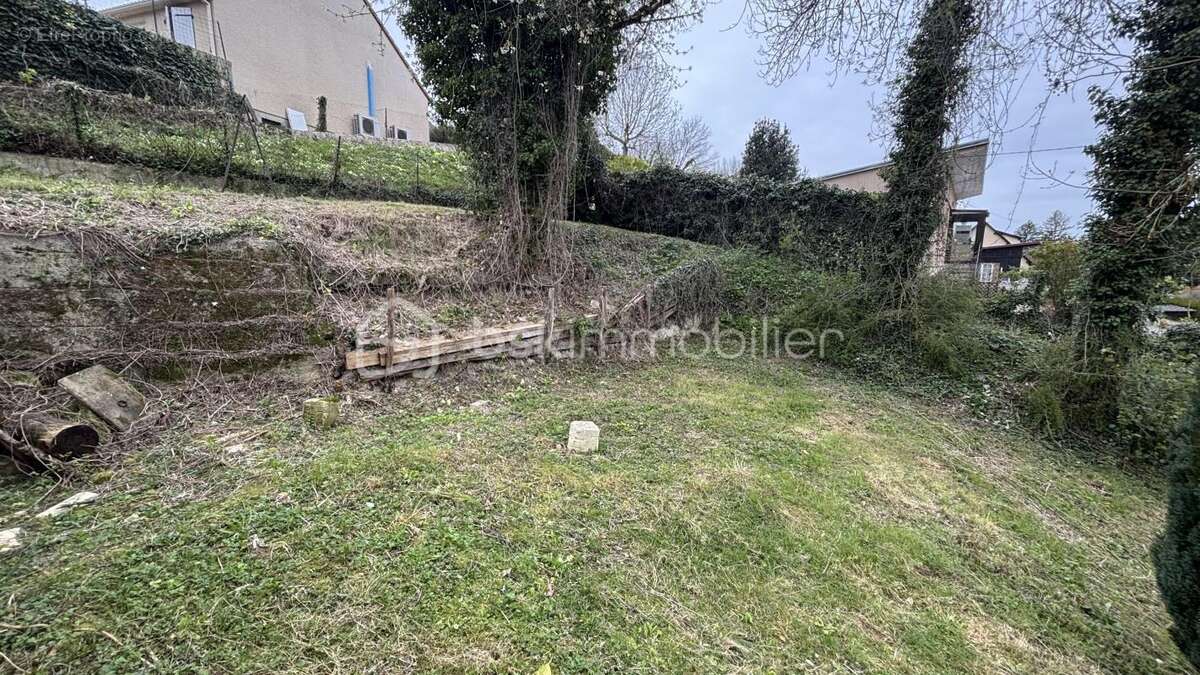 Maison à PONT-SUR-YONNE