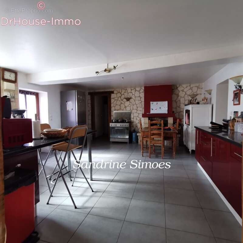 Maison 145 m² à La Trimouille  - photo 8