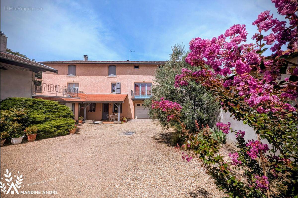 Appartement à SAINT-GERMAIN-AU-MONT-D&#039;OR