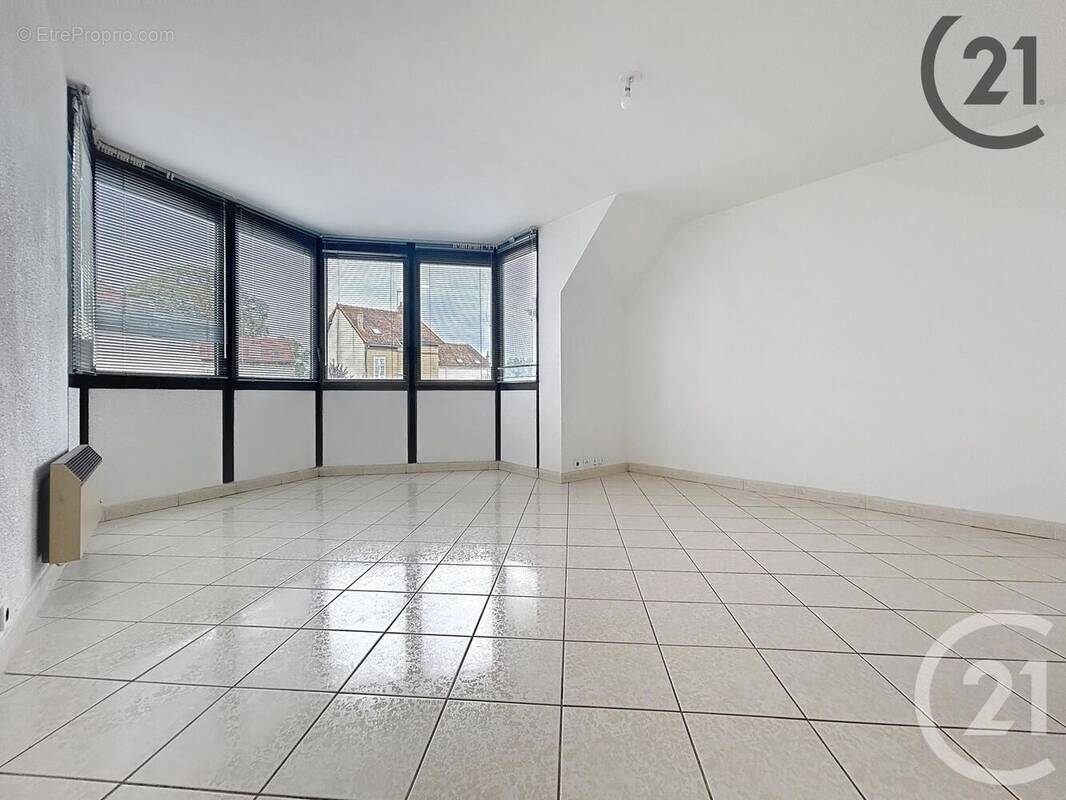 Appartement 84 m² à Montereau-Fault-Yonne  - photo 2