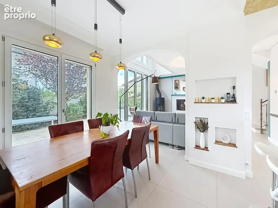 CHENS-SUR-LÉMAN – Maison 140 m² avec jardin arboré, garage et beaux volumes - photo 9