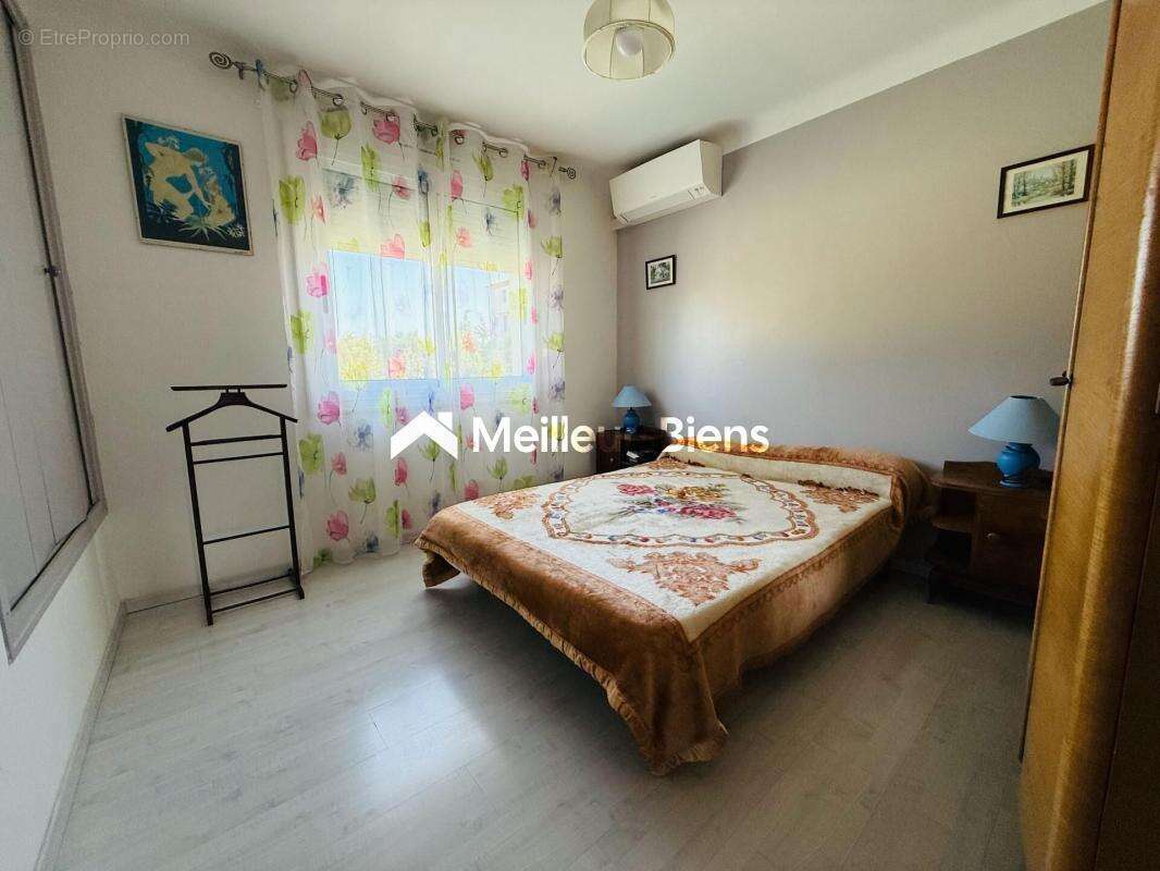 Maison à VILLENEUVE-LA-RIVIERE