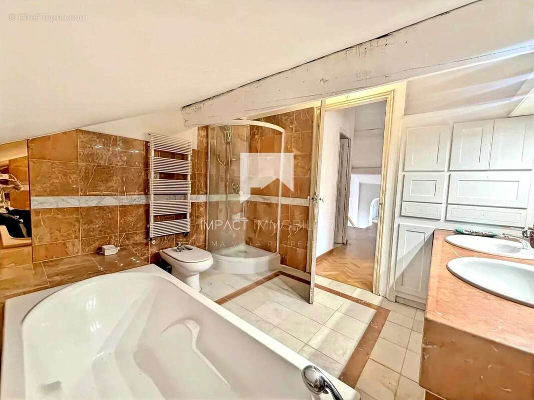 La Crau (83260) – Authentique bastide du XIXe siècle au cœur du village – Vente à terme possible - photo 7