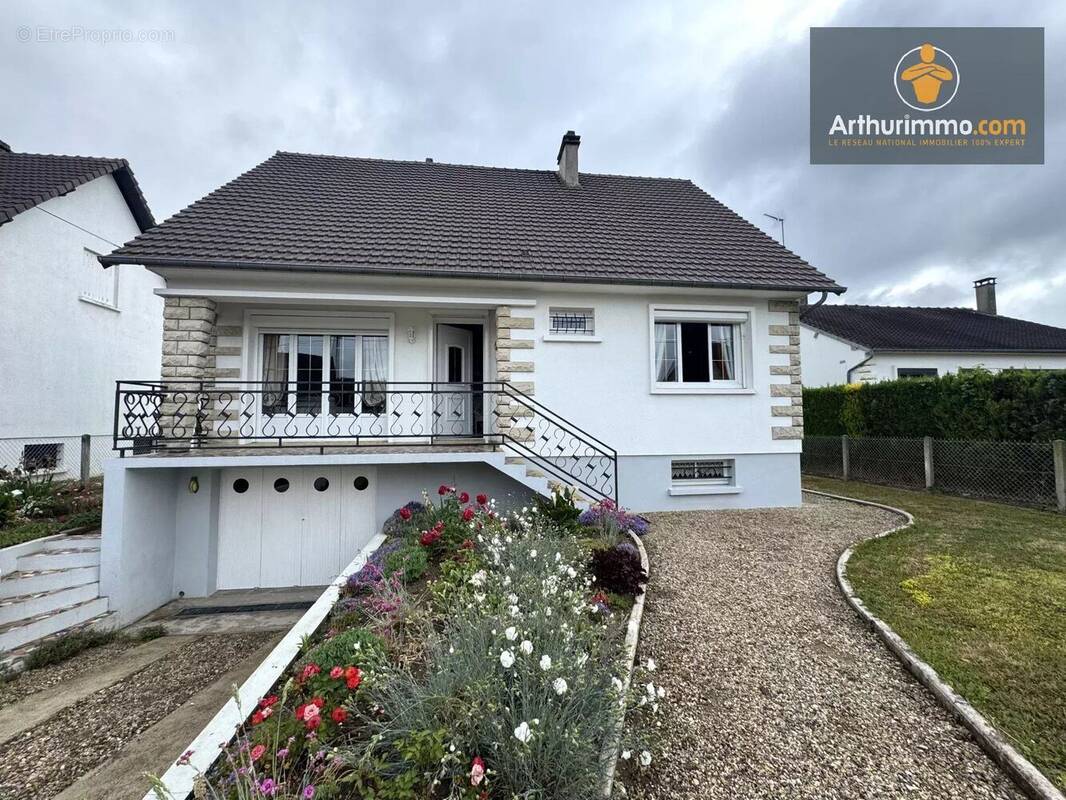 Maison à LONGUEIL-ANNEL