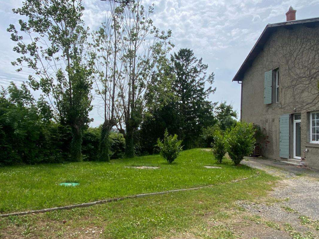 Maison à LA TOUR-DE-SALVAGNY