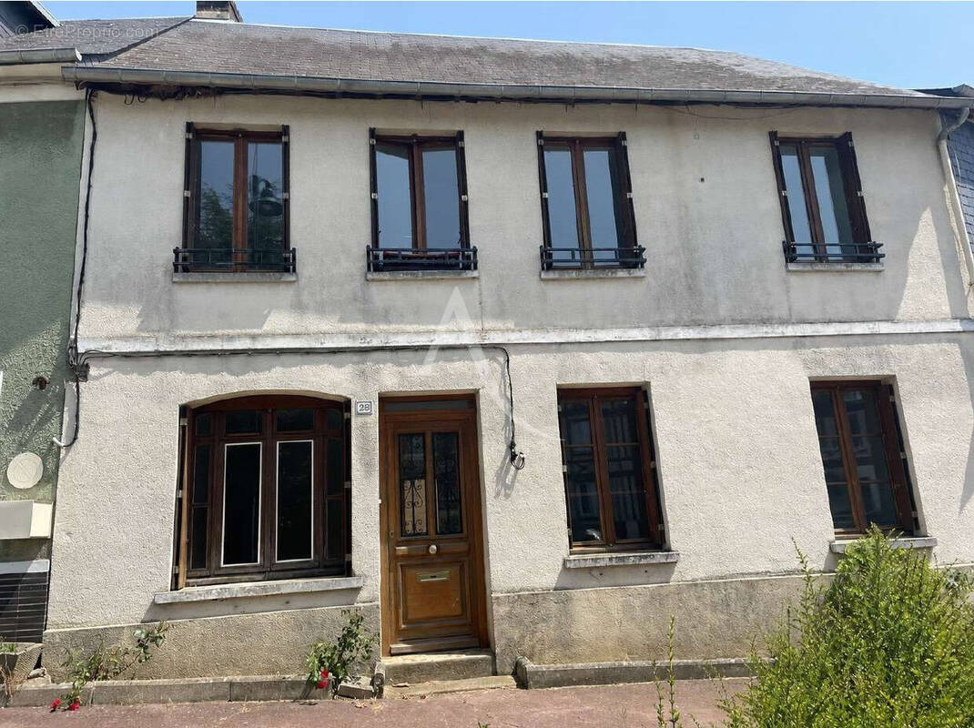 Maison à LA FEUILLIE