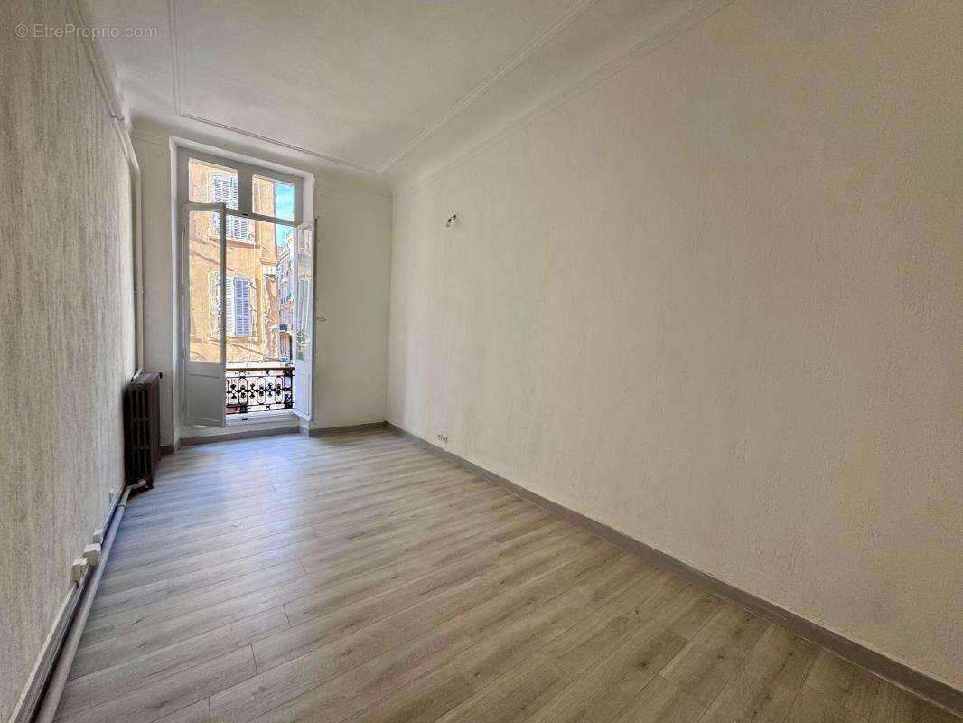 Appartement à MARSEILLE-6E
