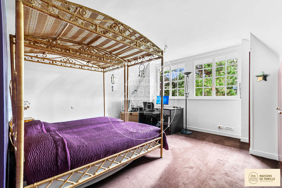 Maison à LA CELLE-SAINT-CLOUD