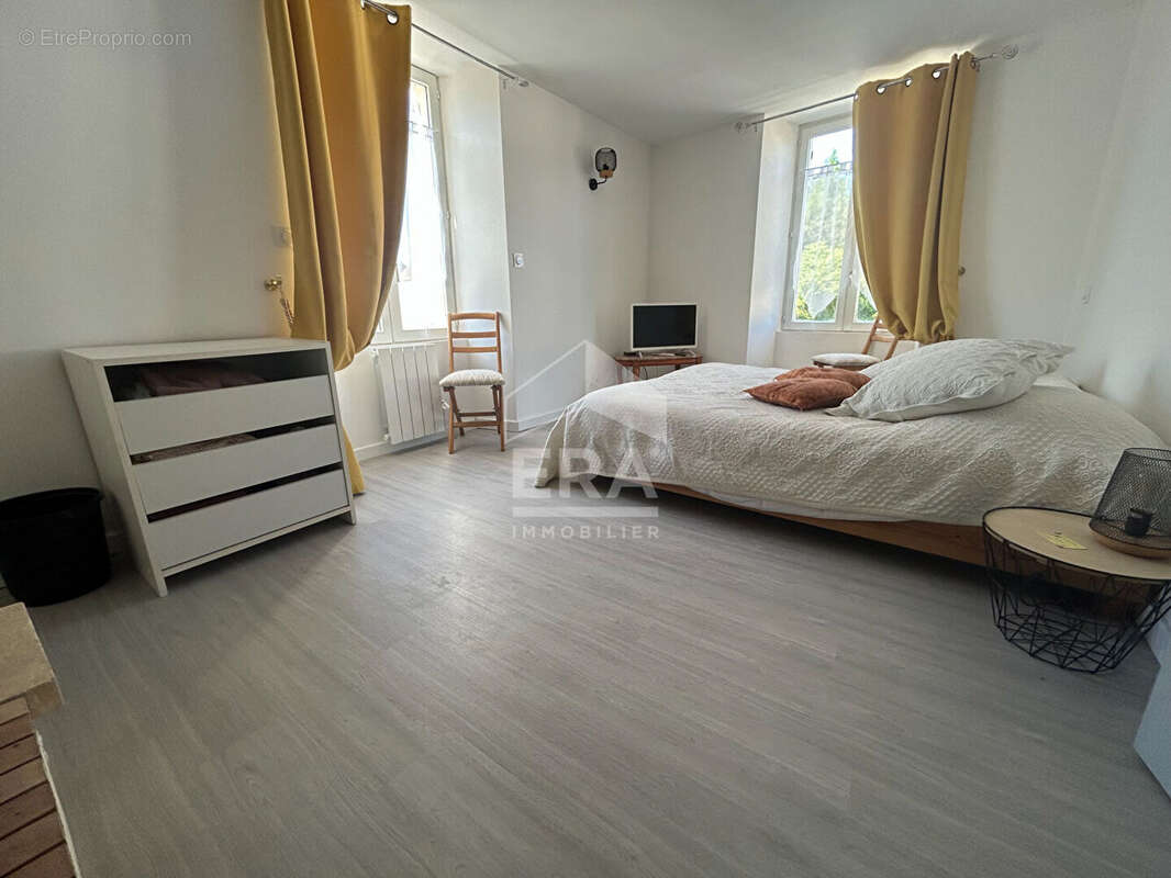 Maison à SAINT-PIERRE-SUR-DIVES